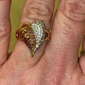 New Beautiful Gold & Silver Women’s Heart Ring. Size 7